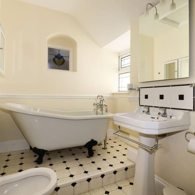 Gorgeous House In Newquay Walking Distance From Fistral Beach Εξωτερικό φωτογραφία